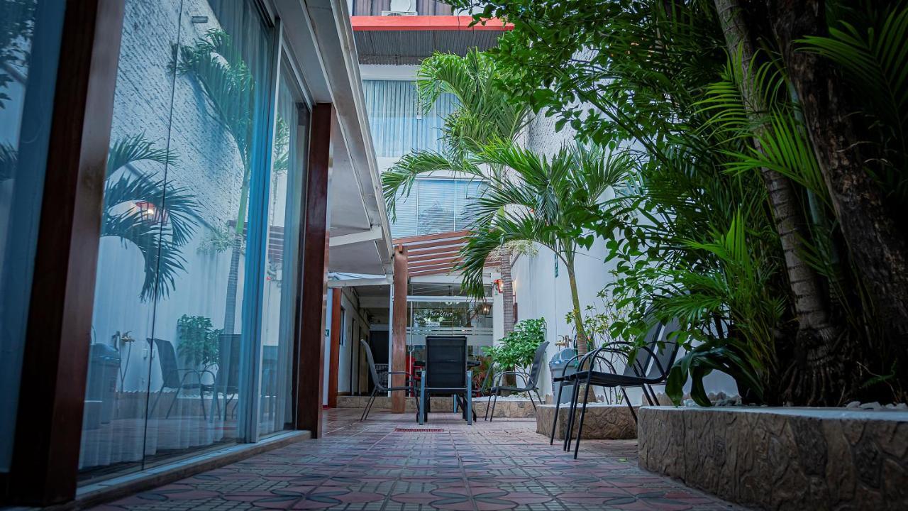 Buen Retiro Aparthotel 2*