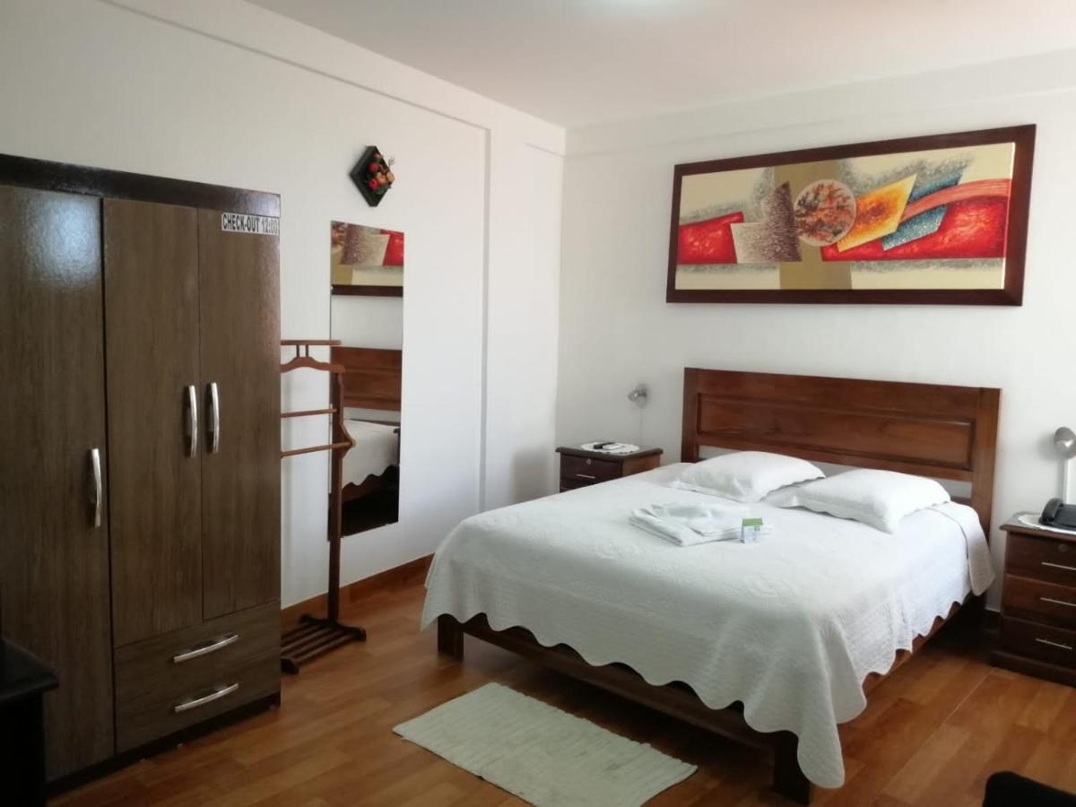 Buen Retiro Aparthotel 2*